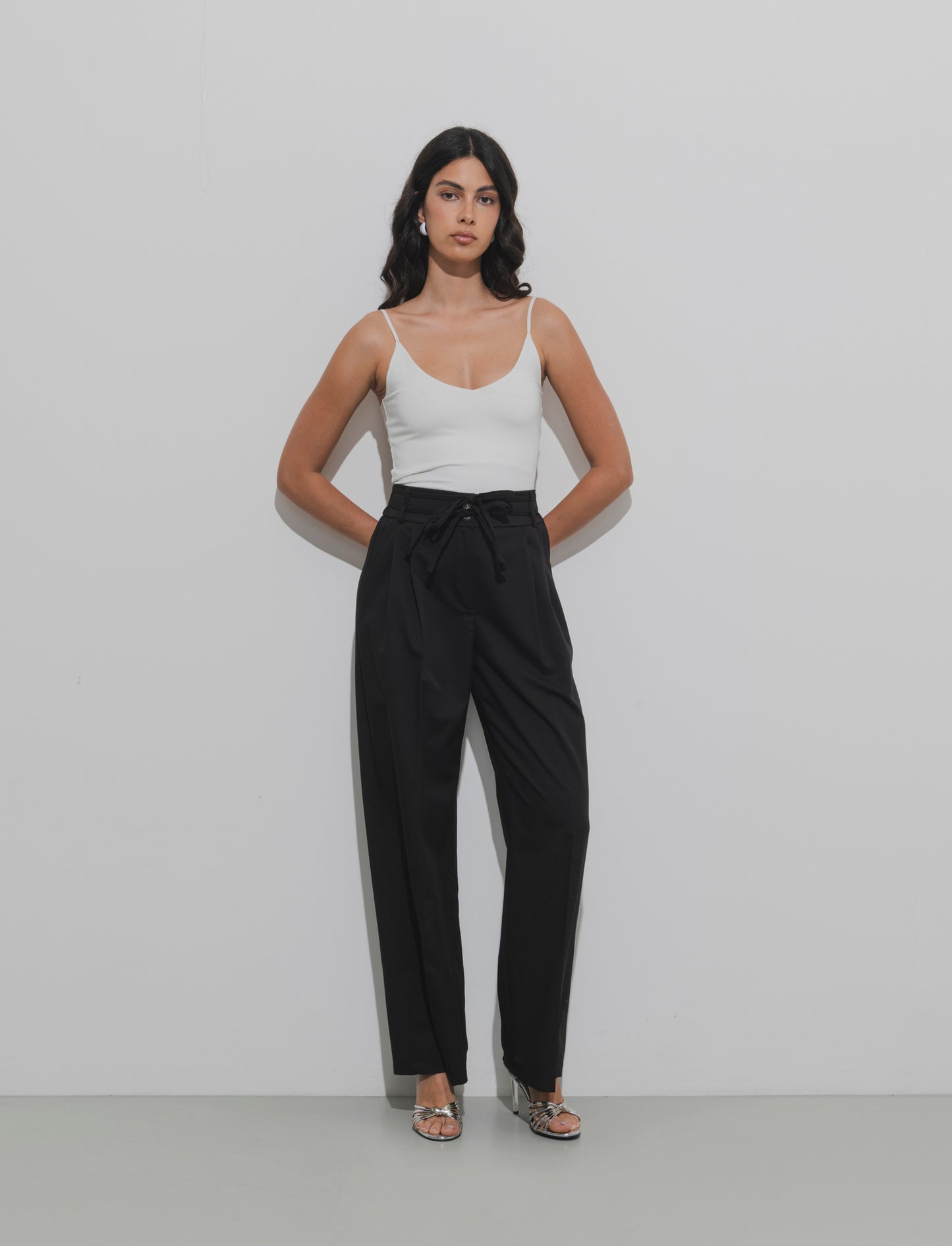 PANTALONE CON LACCI - Nero