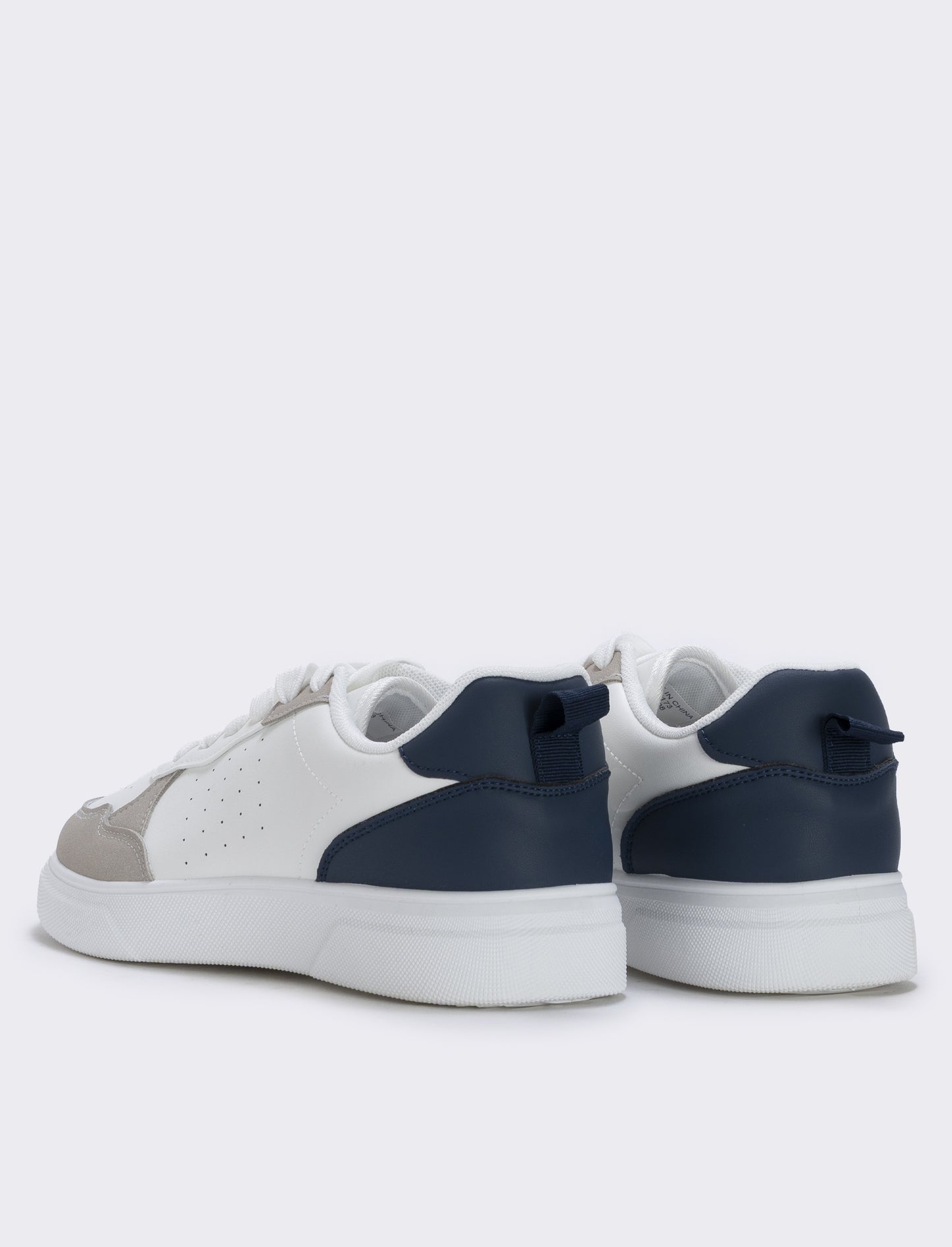 Sneakers bianche con riporti a contrasto - Bianco