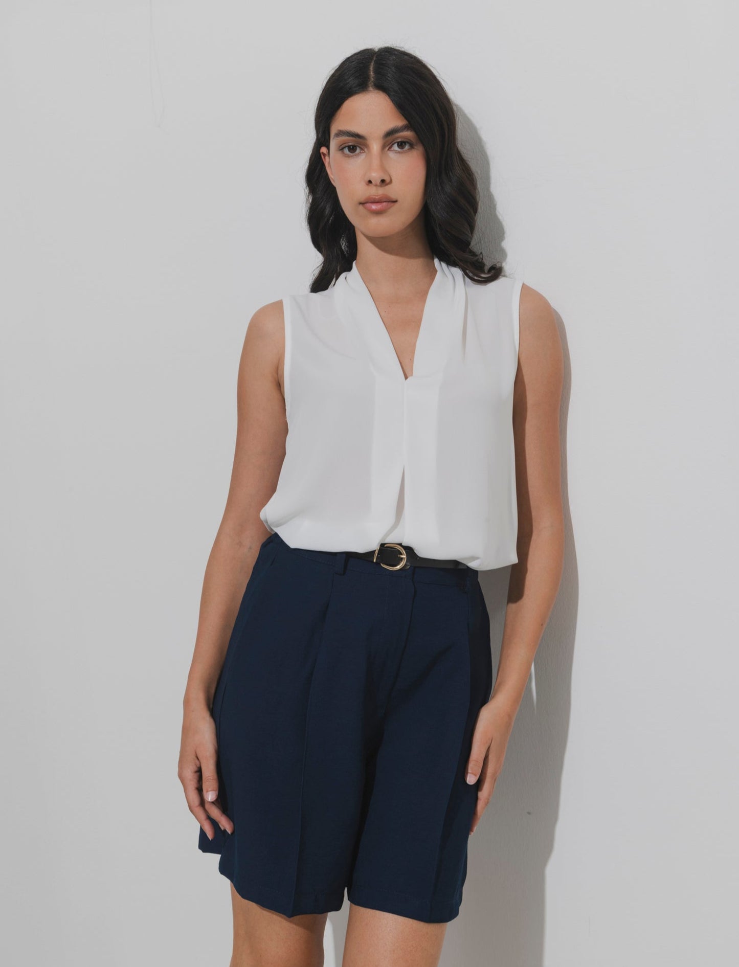 Top con scollo a V - Bianco latte