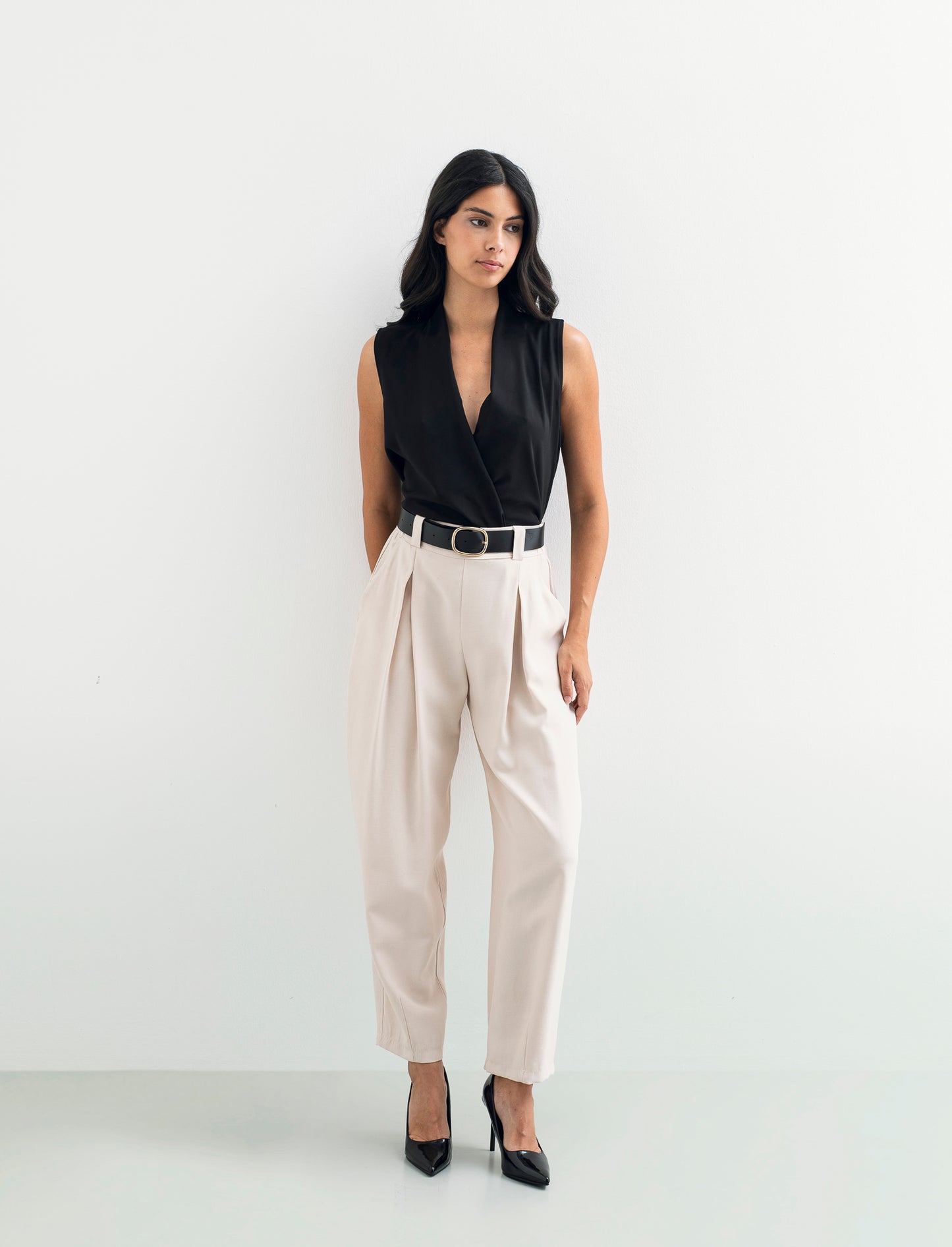 Pantaloni con cintura - Beige