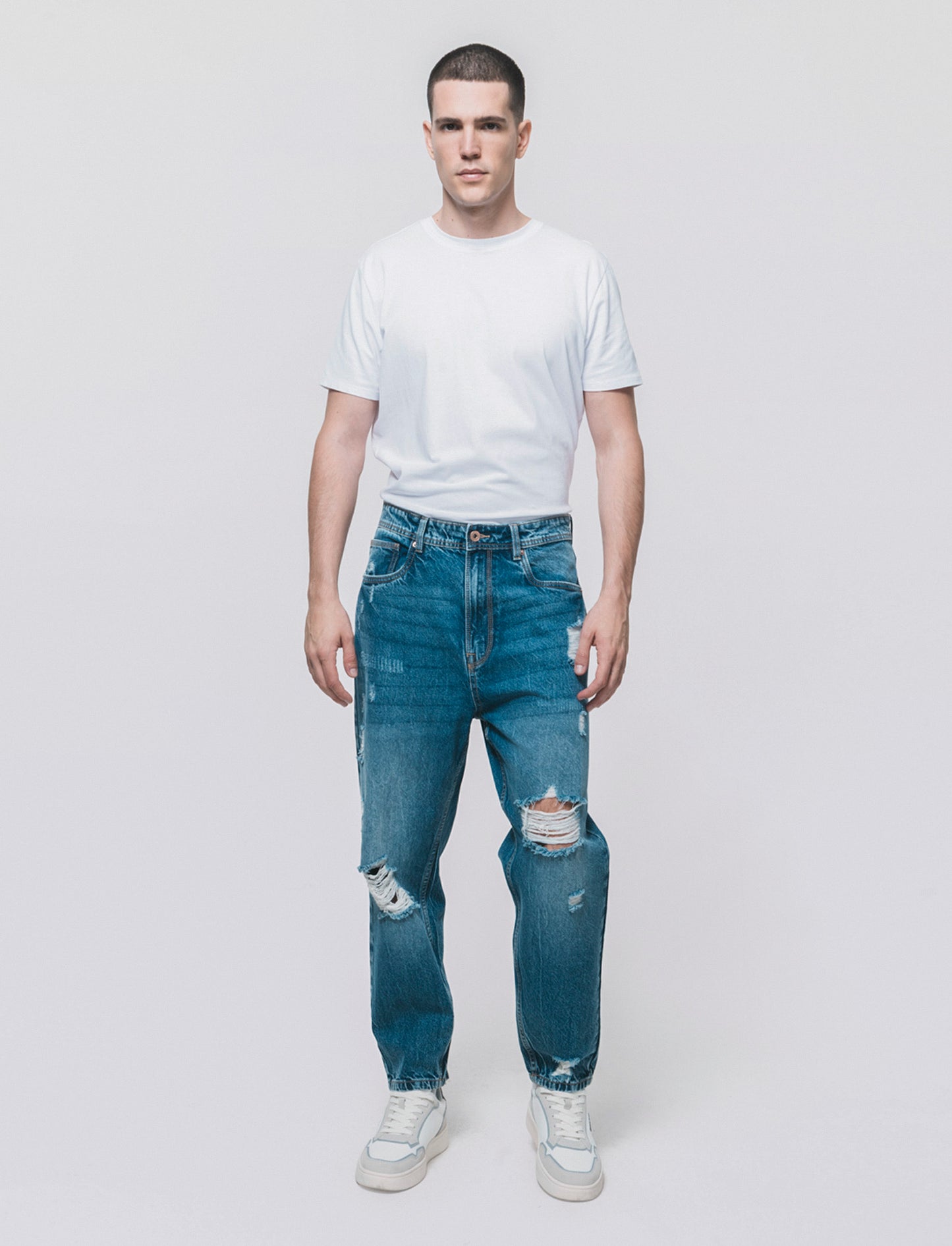 Medium loose fit denim jeans with rips - Blue