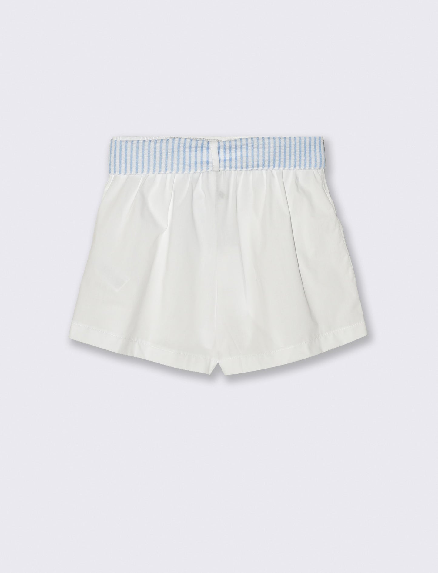 Short elastico da bambina con cintura in tessuto a contrasto. - Bianco