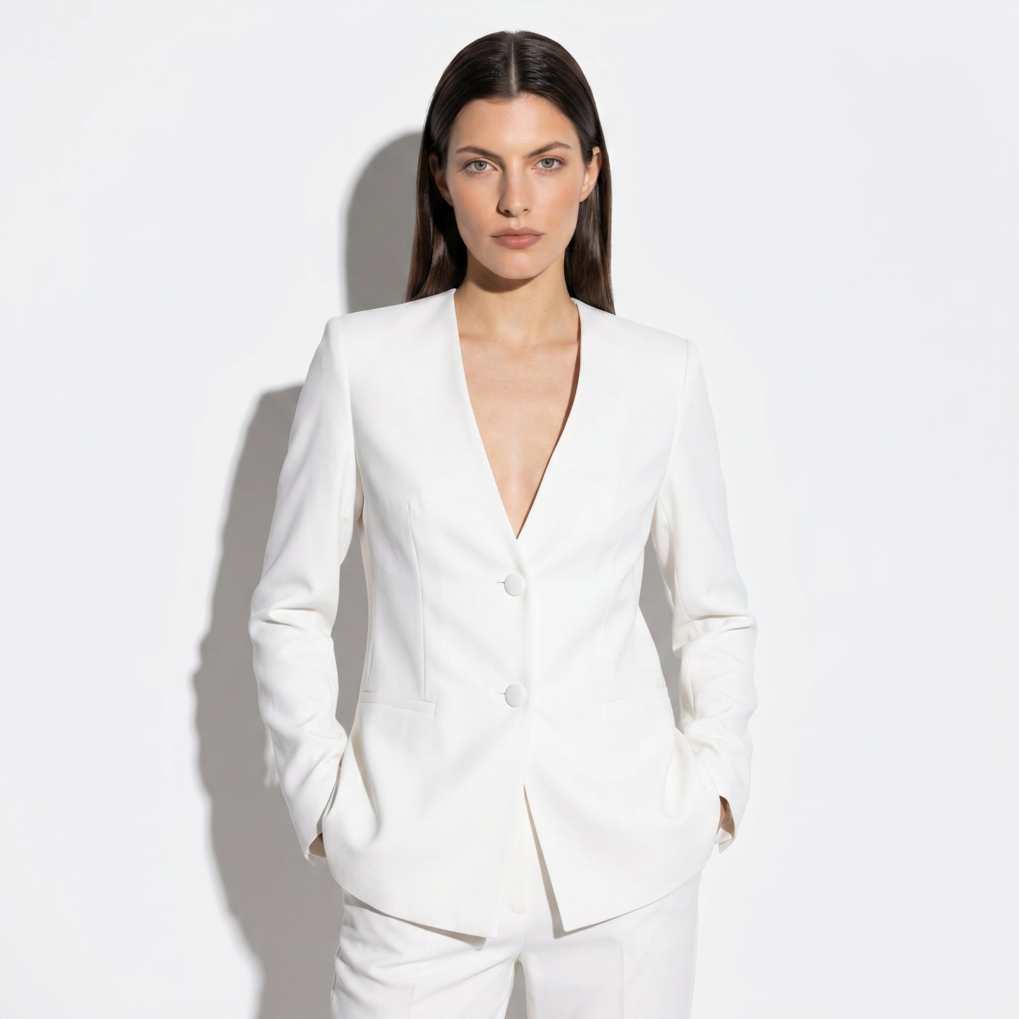 Giacca Monopetto con Scollo a V e Bottoni - Bianco latte