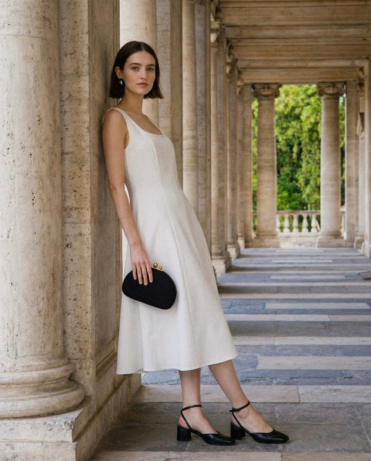 Vestito Midi Smanicato con Scollo Profondo - Bianco latte
