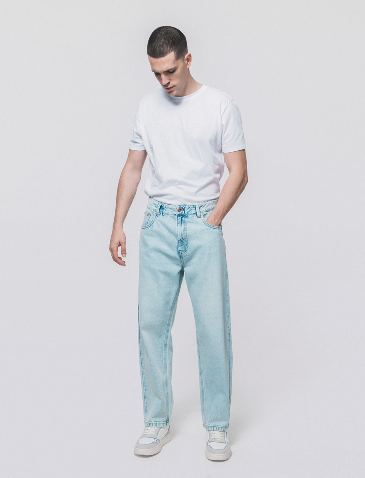 Jeans Baggy Fit Blu Chiaro Effetto Slavato - Denim