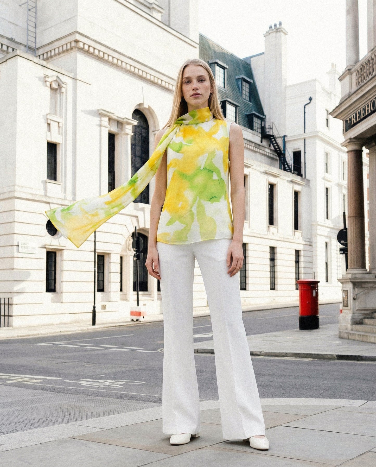 Pantalone a vita alta con gamba larga - Bianco latte