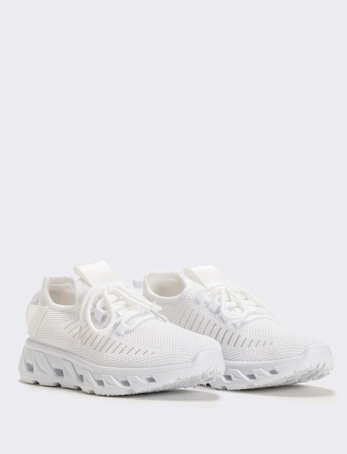 Sneakers in tessuto tecnico, 2 colori - Bianco