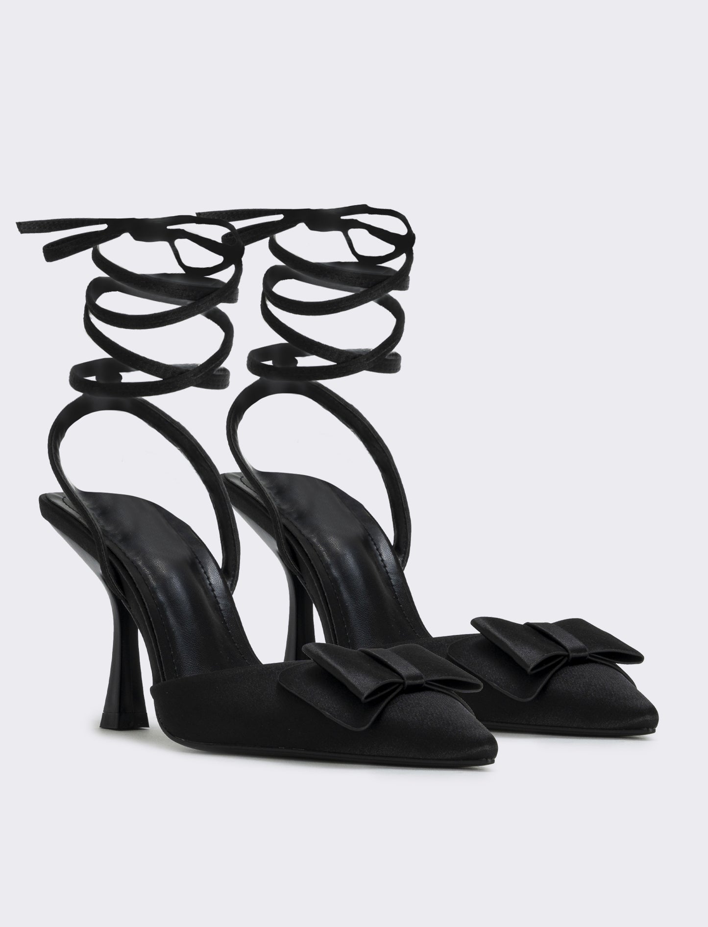Satin pumps with lace and bow - Black