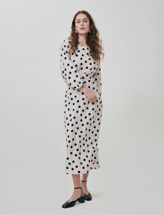 Vestito lungo con maniche e laccetto vita - var 1
