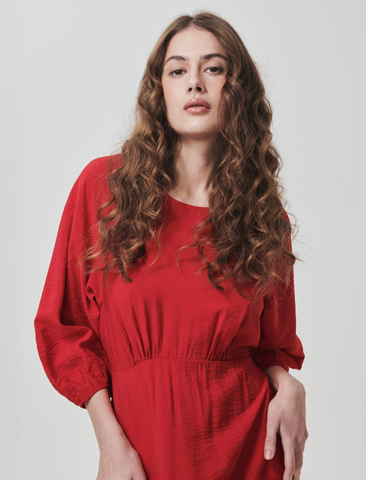 Vestito lungo con maniche e laccetto vita - Rosso