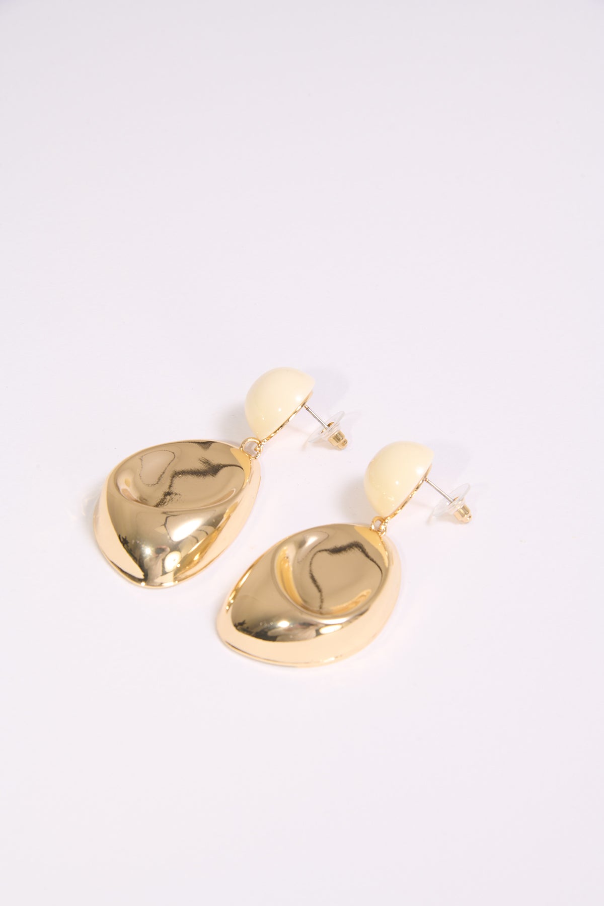 Orecchini donna pallina piu' pendente asimettrico - Beige