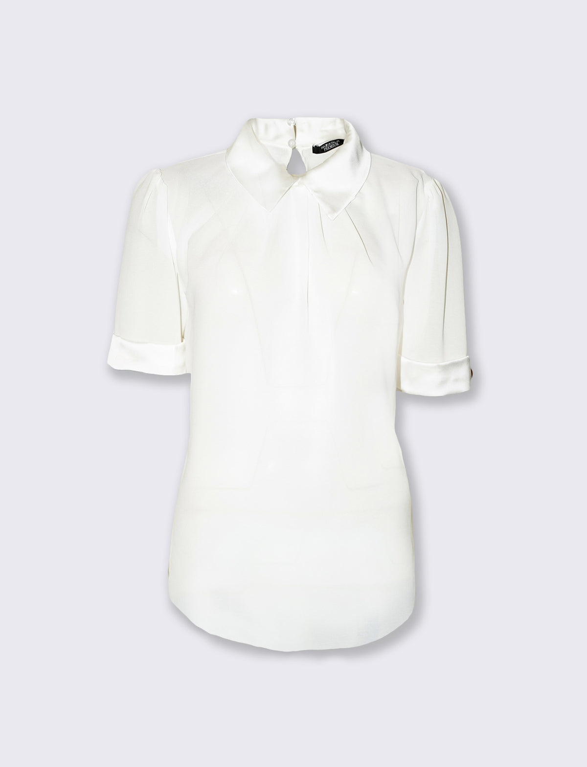 per un pranzo elegante, pantaloni a sigaretta o una gonna a matita ne mettono in luce l'anima più cl - White