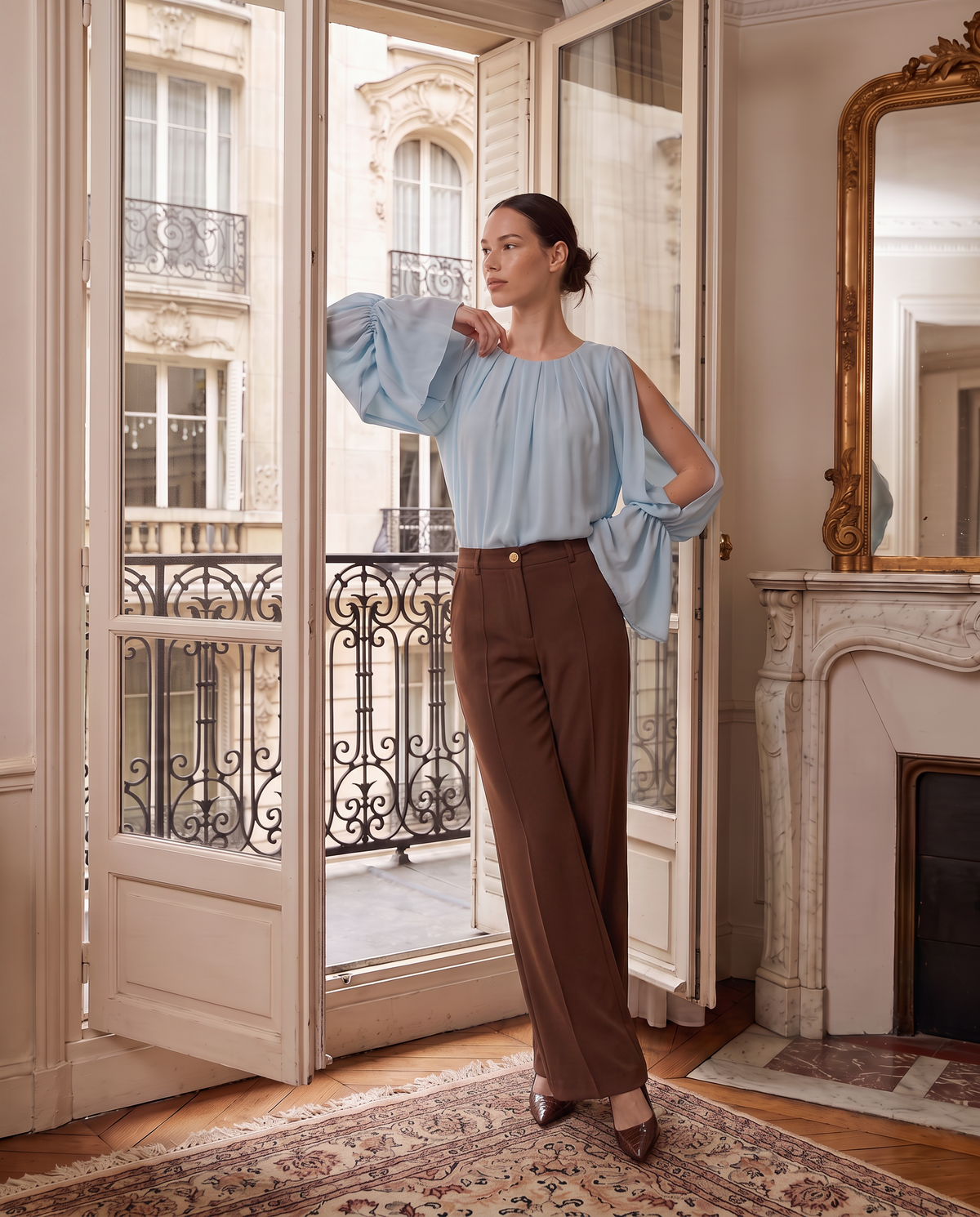 Long sleeve tunic with arm slits and elasticated cuffs - Sky blue