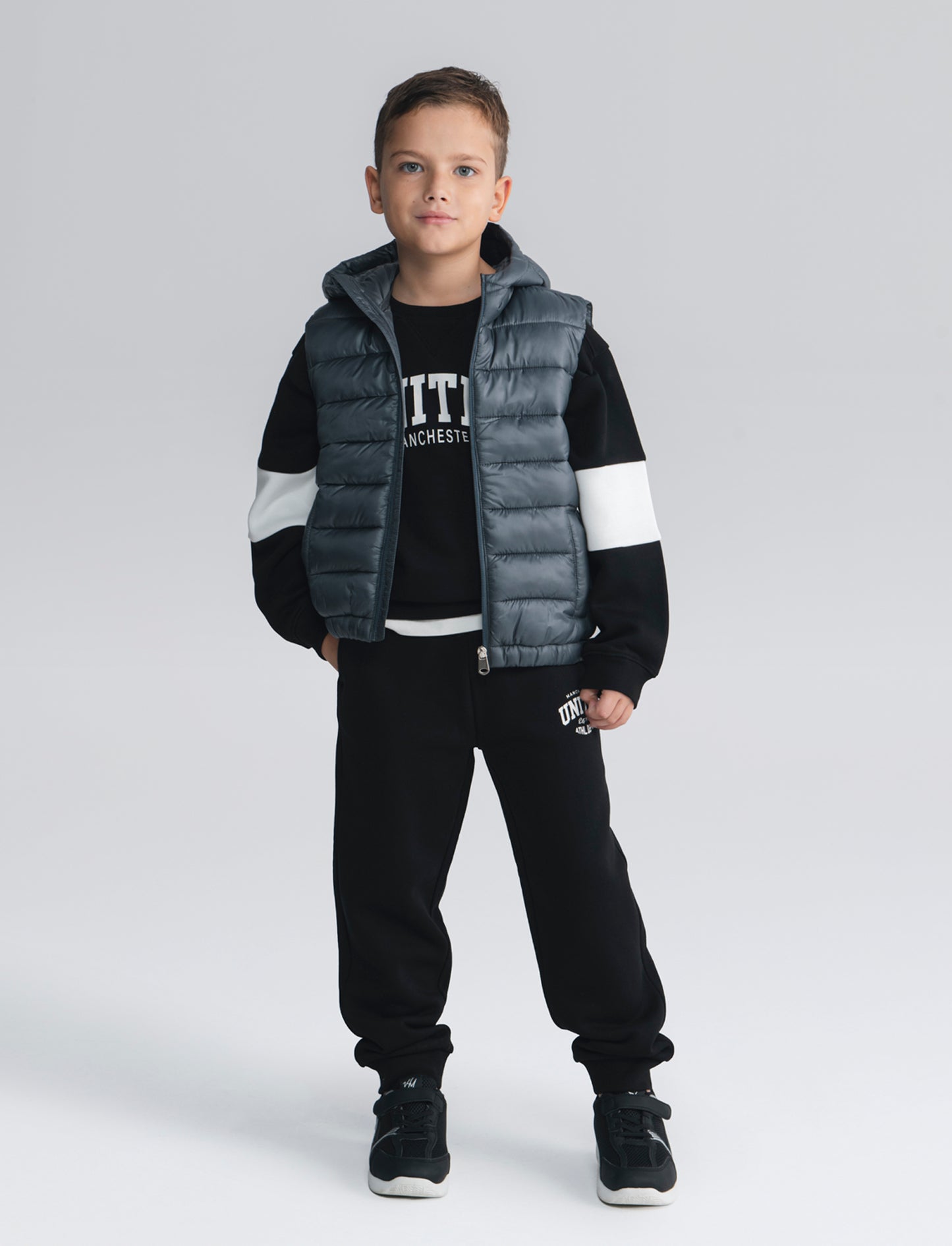 Gilet imbottito leggero con cappuccio - Grigio