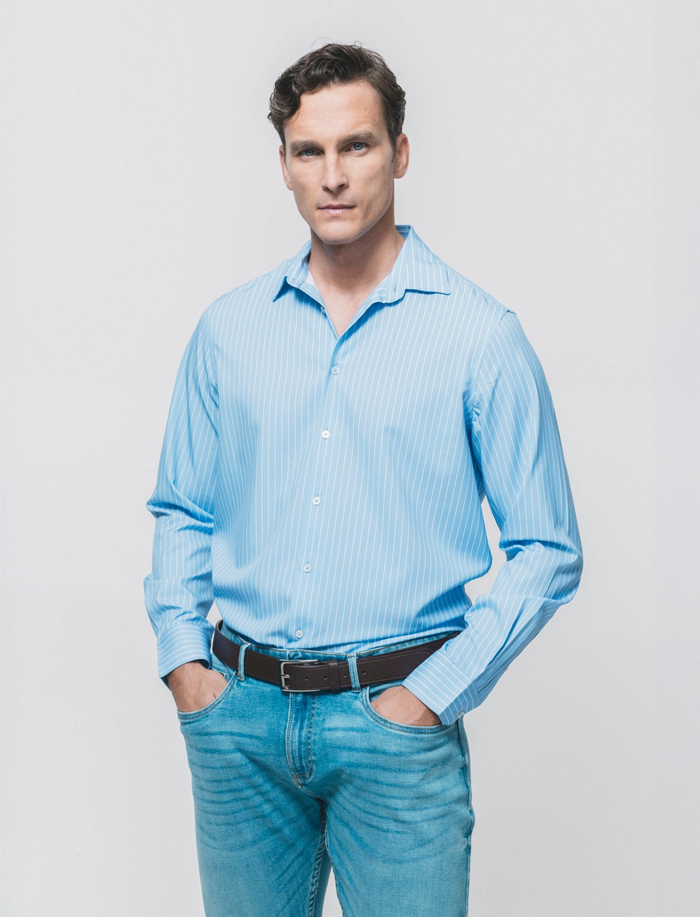 Camicia slim fit a righe in tessuto tecnico - Azzurro