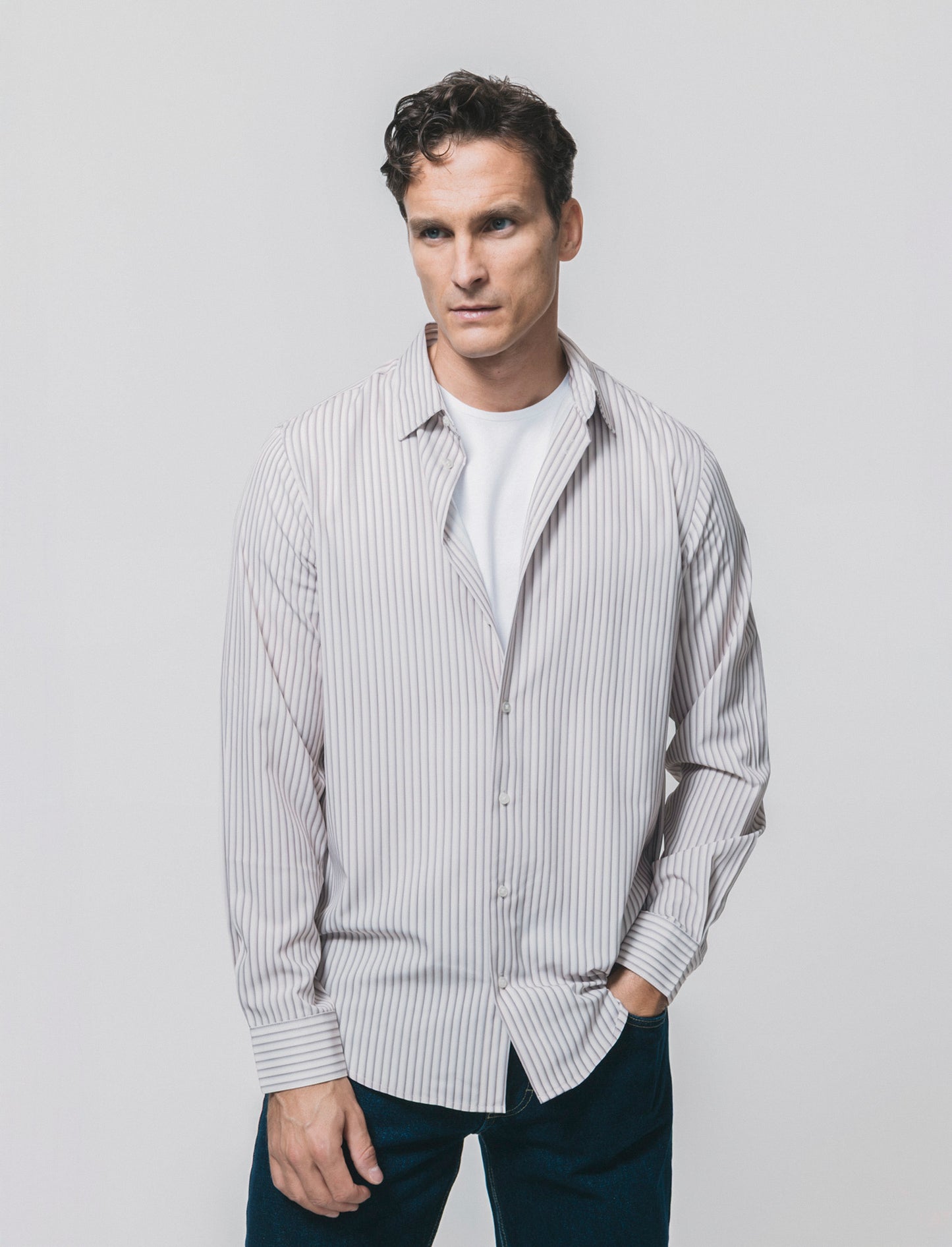 Camicia slim fit a righe in tessuto tecnico - Beige