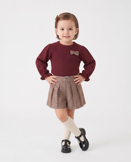 a una cena in famiglia, ballerine o stivaletti ne esaltano l'anima elegante." - Multicolor