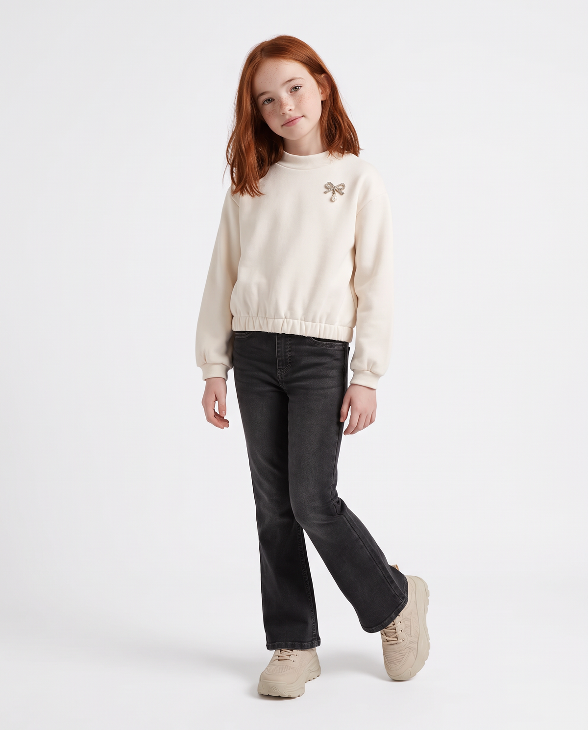 Maglia con spilla gioiello - Bianco