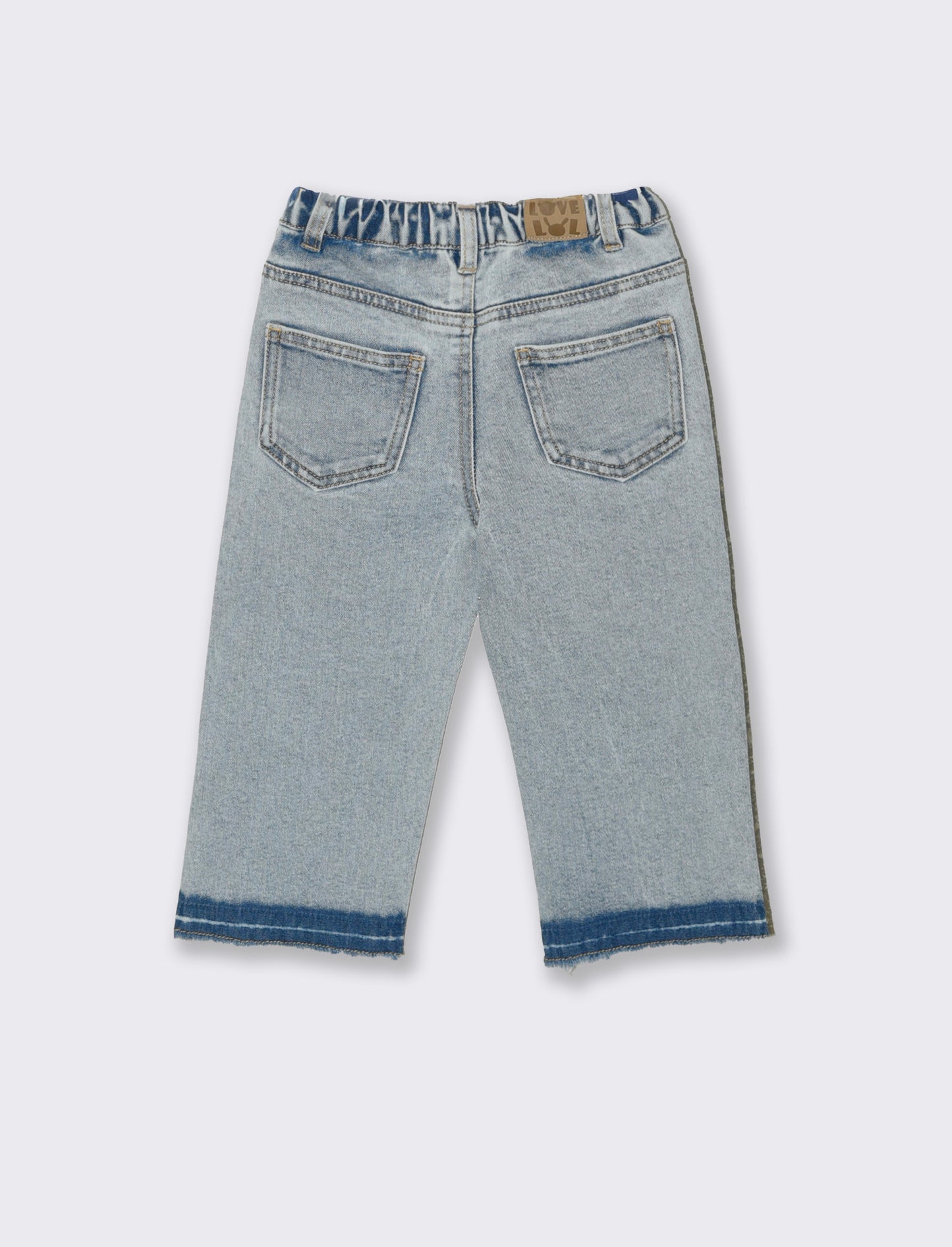 Jeans ampi con tasche e fondo sfrangiato - Denim chiaro