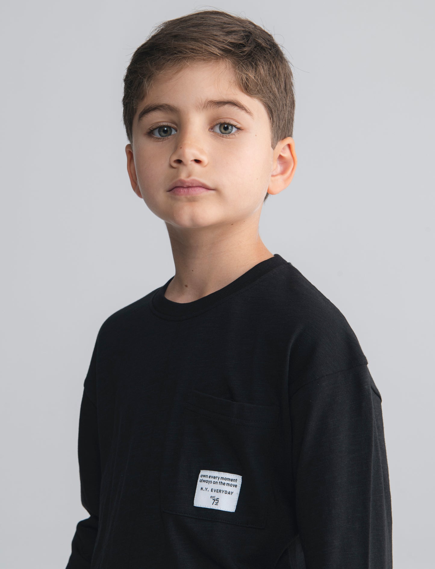 T-shirt lunga in cotone fiammato versatile - Nero