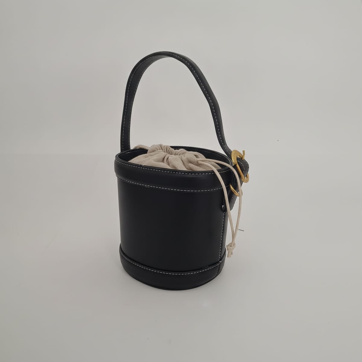 Borsa donna secchiello con tracolla e coulisse - Nero