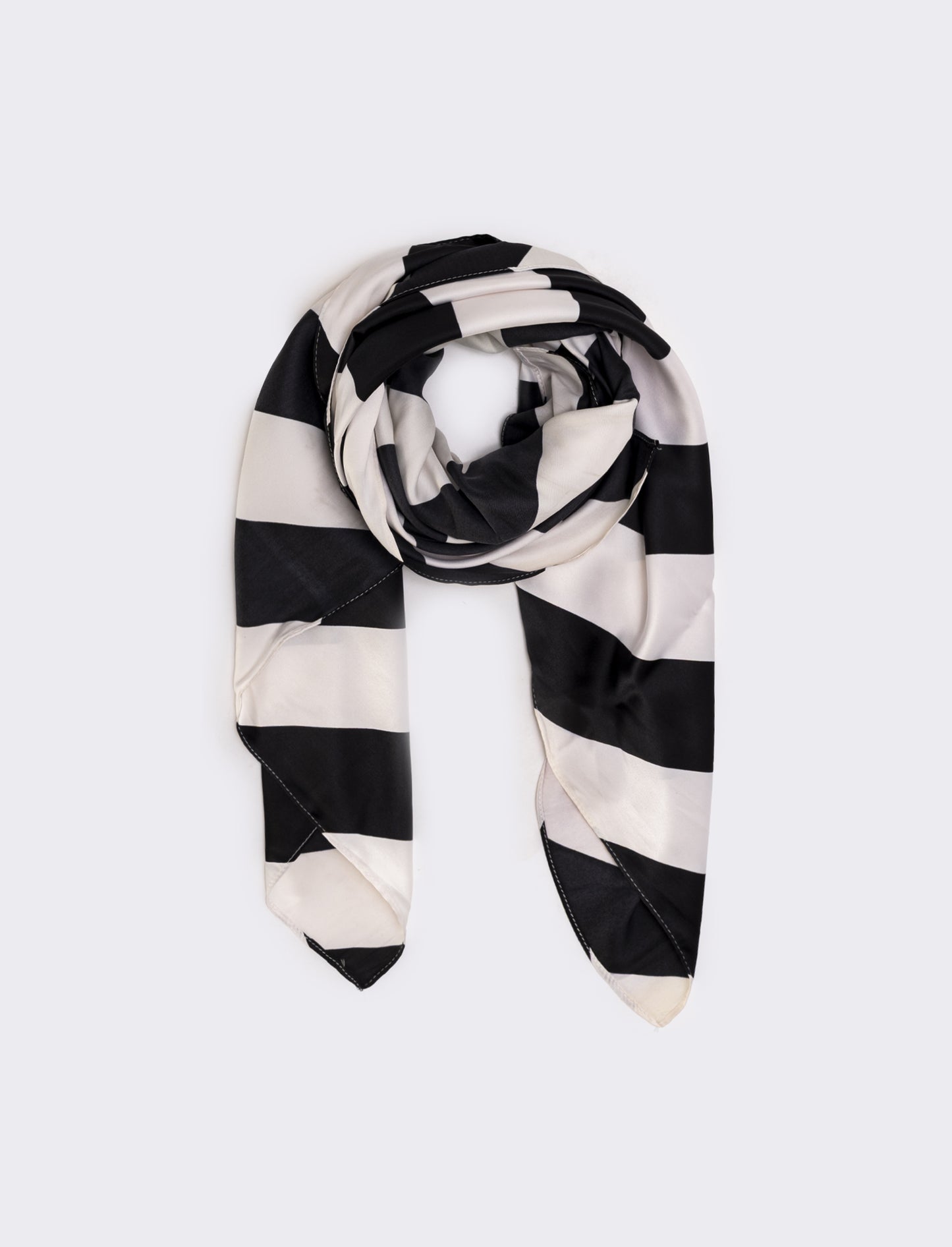 Foulard 90x90 cm con fantasie varie - Nero