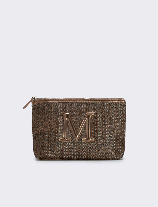 Straw effect clutch with letter - 