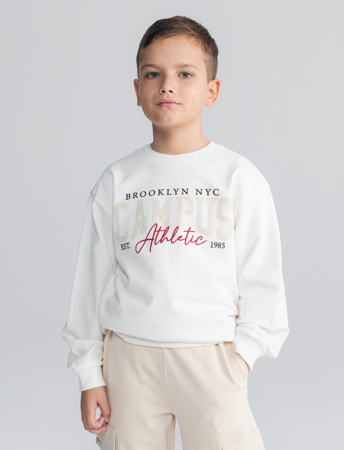 Felpa basic in cotone con stampa sportiva - Bianco latte