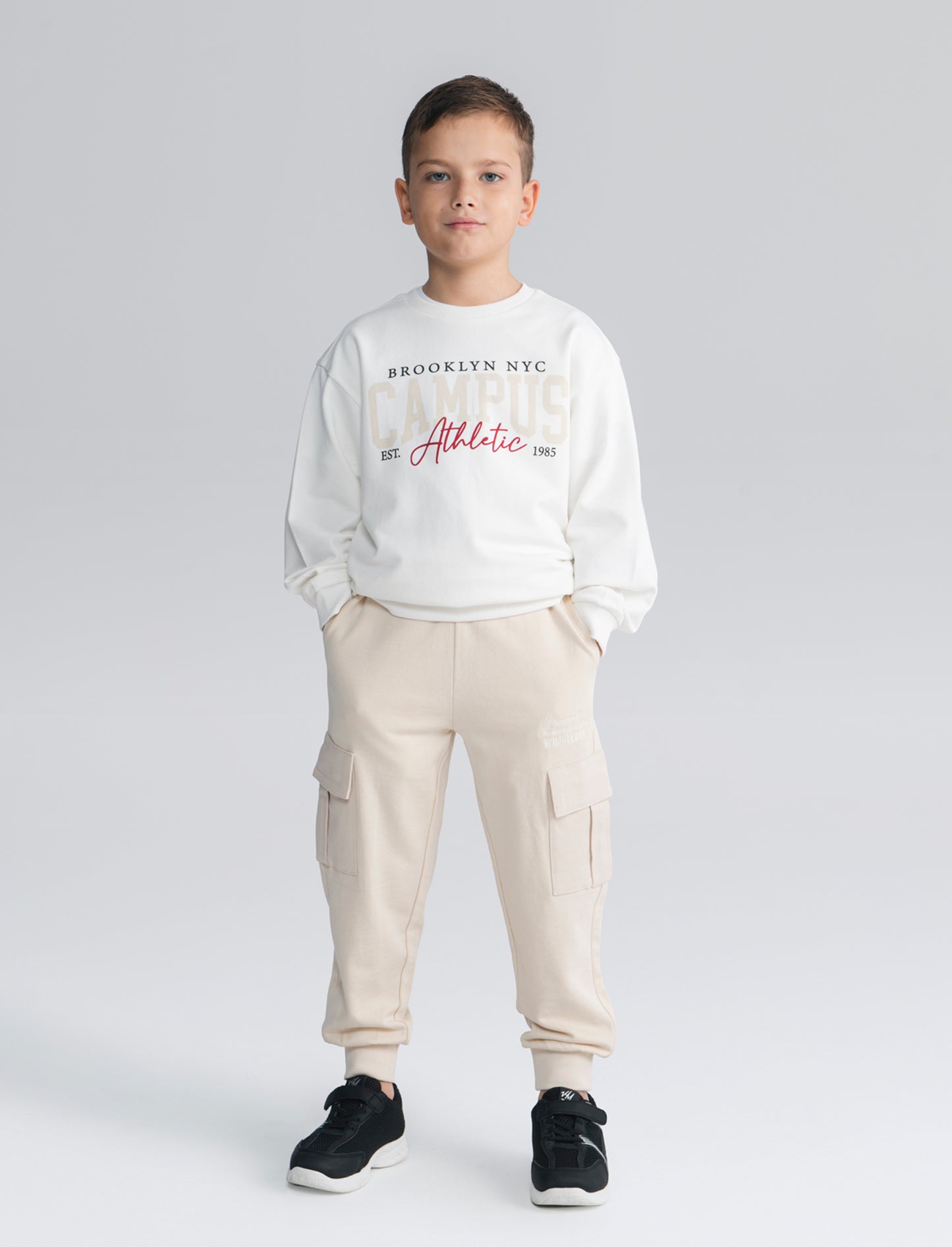 Felpa basic in cotone con stampa sportiva - Bianco latte